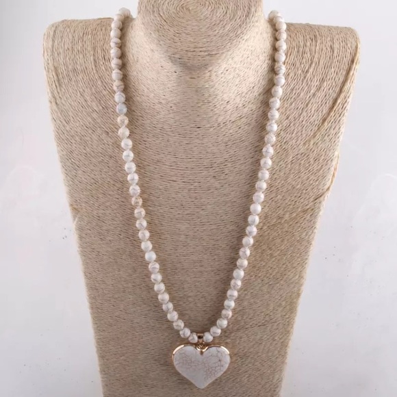 Jewelry - New! Ivory Heart Pendant Beaded Necklace